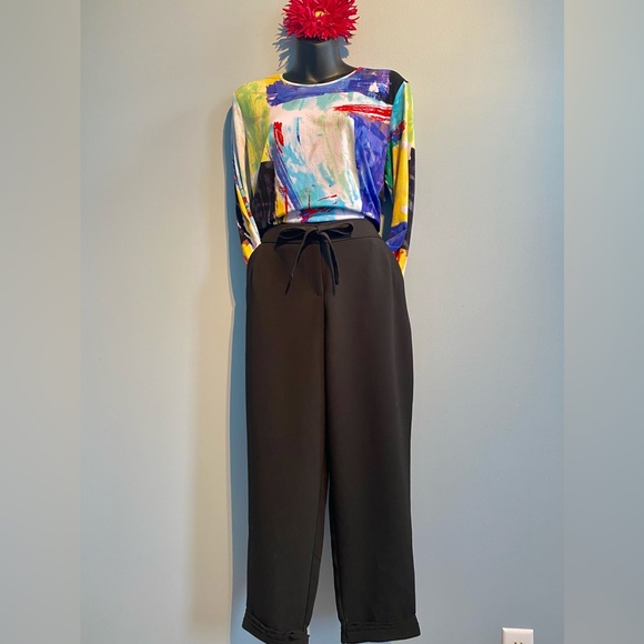 🛑 4/$25 TanJay Multi-Color Abstract Print Top - Picture 4 of 9